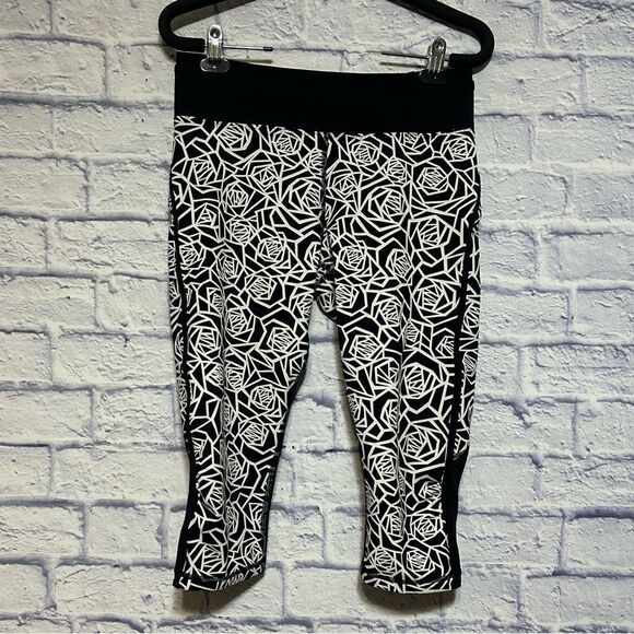 Lululemon Real Quick Crop *Full-On Luxtreme
Posey Black White / Black - Picture 6 of 14